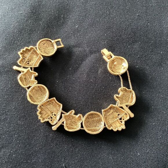 Gold tone baseball charm bracelet.  J0100 - Picture 5 of 6